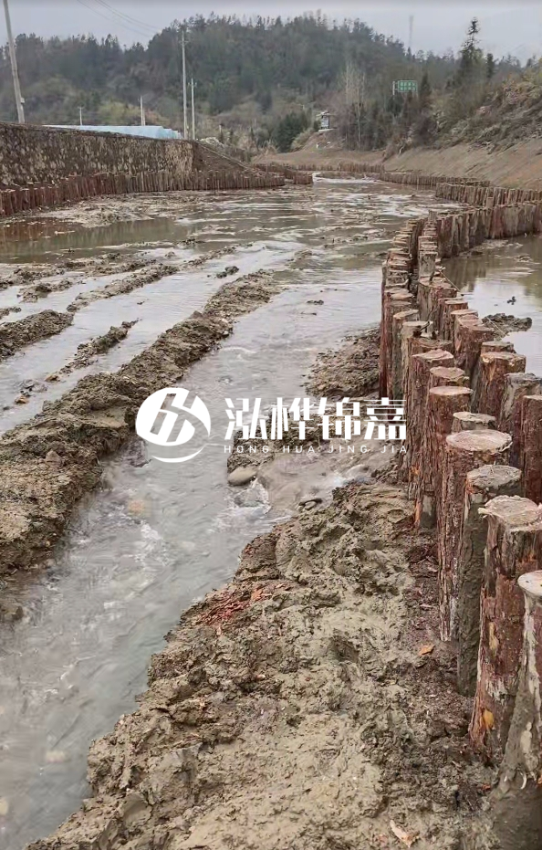 佳木斯河道清淤專業(yè)施工-河道清淤國(guó)家規(guī)定是幾米？