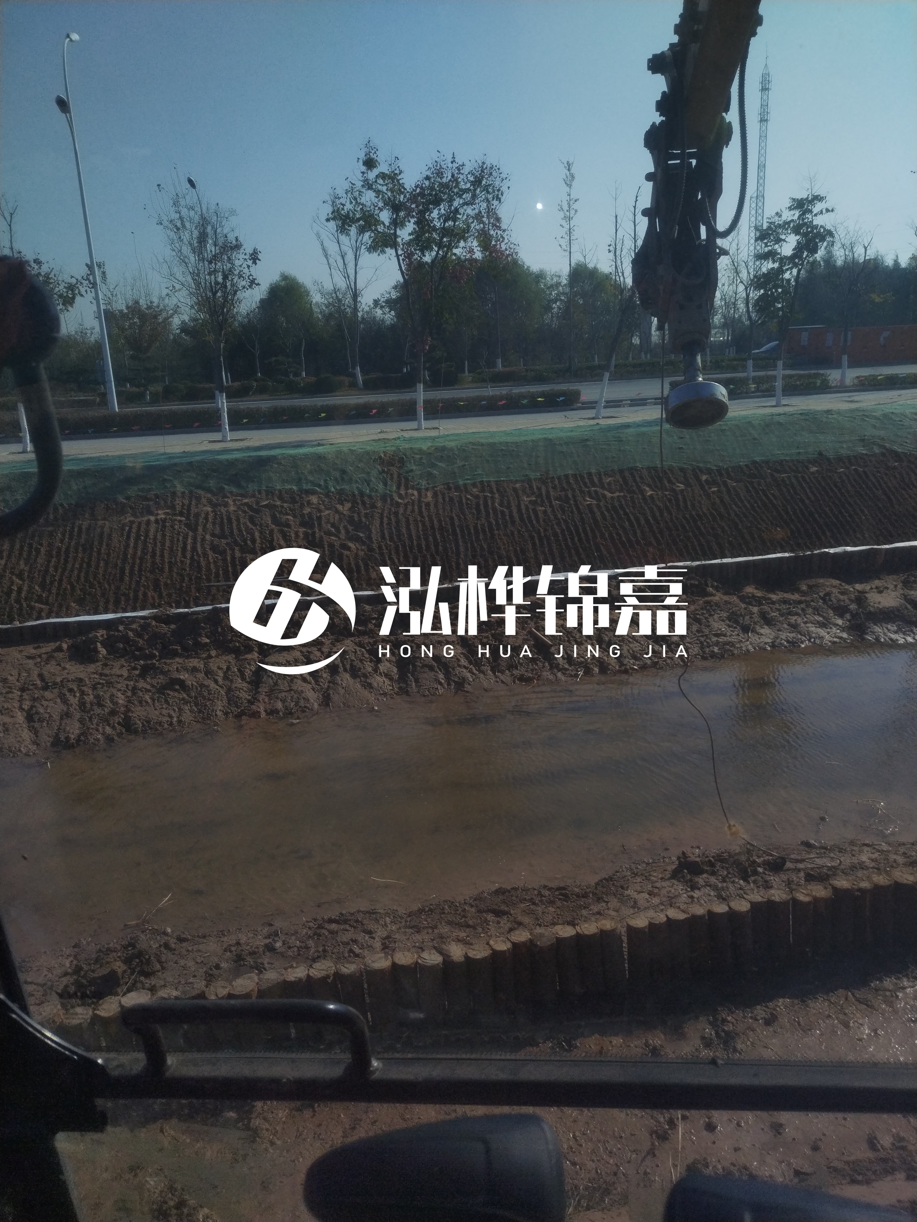 懷化松木樁源頭廠家-打河道木樁多少錢一米？