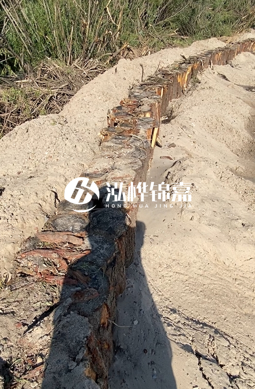 江蘇松木樁源頭廠家泓樺錦嘉-松木樁4米直徑8-10的價格？