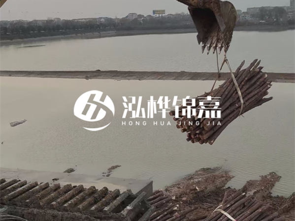 包工包料和清工施工哪種更劃算？1000根松木樁正常施工周期要多久？