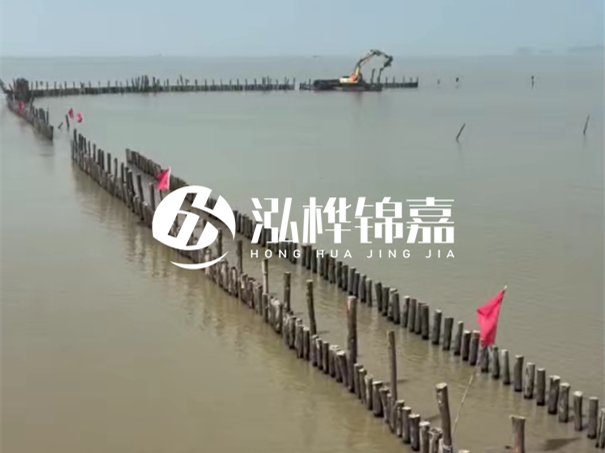 河道護(hù)坡打樁對河岸保護(hù)有何作用？河道松木樁水面需要預(yù)留多長？