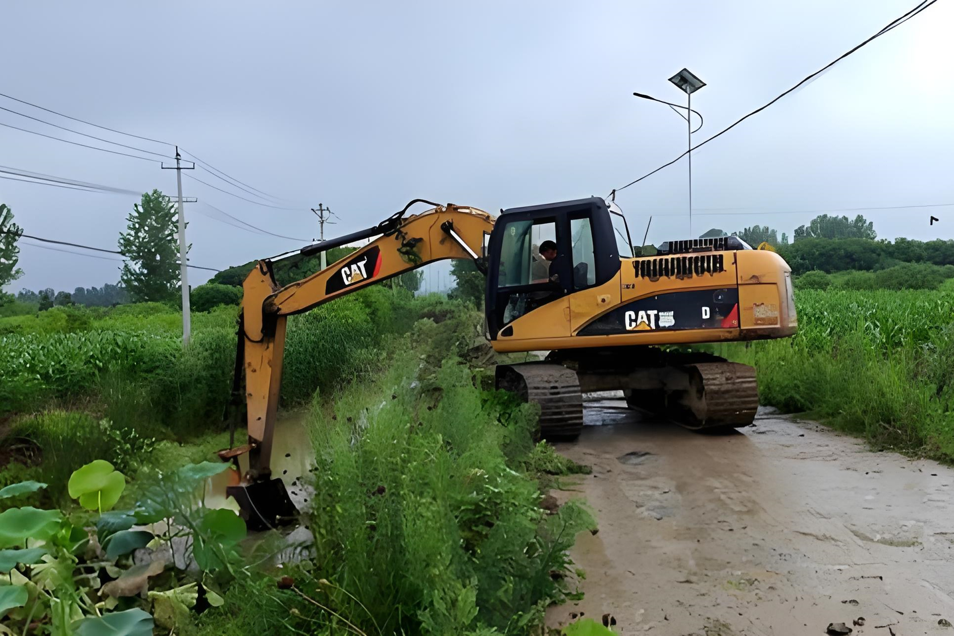 貴州沼澤地灘涂清淤公司有哪些-船挖清淤單價(jià)是多少？