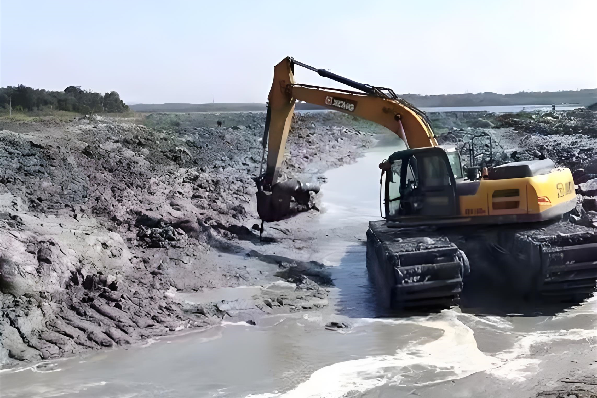 安徽水挖清淤團(tuán)隊(duì)泓樺錦嘉-挖機(jī)怎么清理魚塘淤泥？