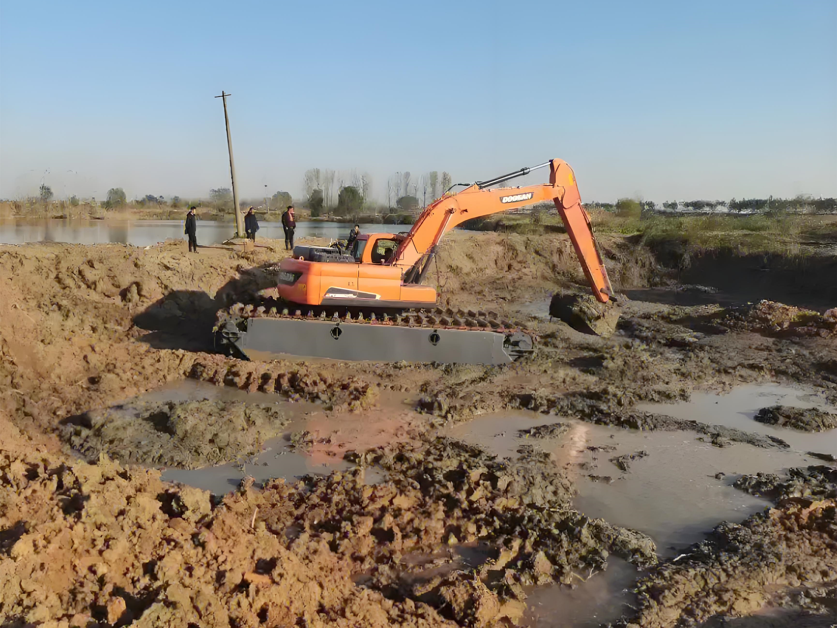 河南洛陽(yáng)挖機(jī)清淤施工隊(duì)-魚(yú)塘清淤的人工和機(jī)械哪種更劃算？