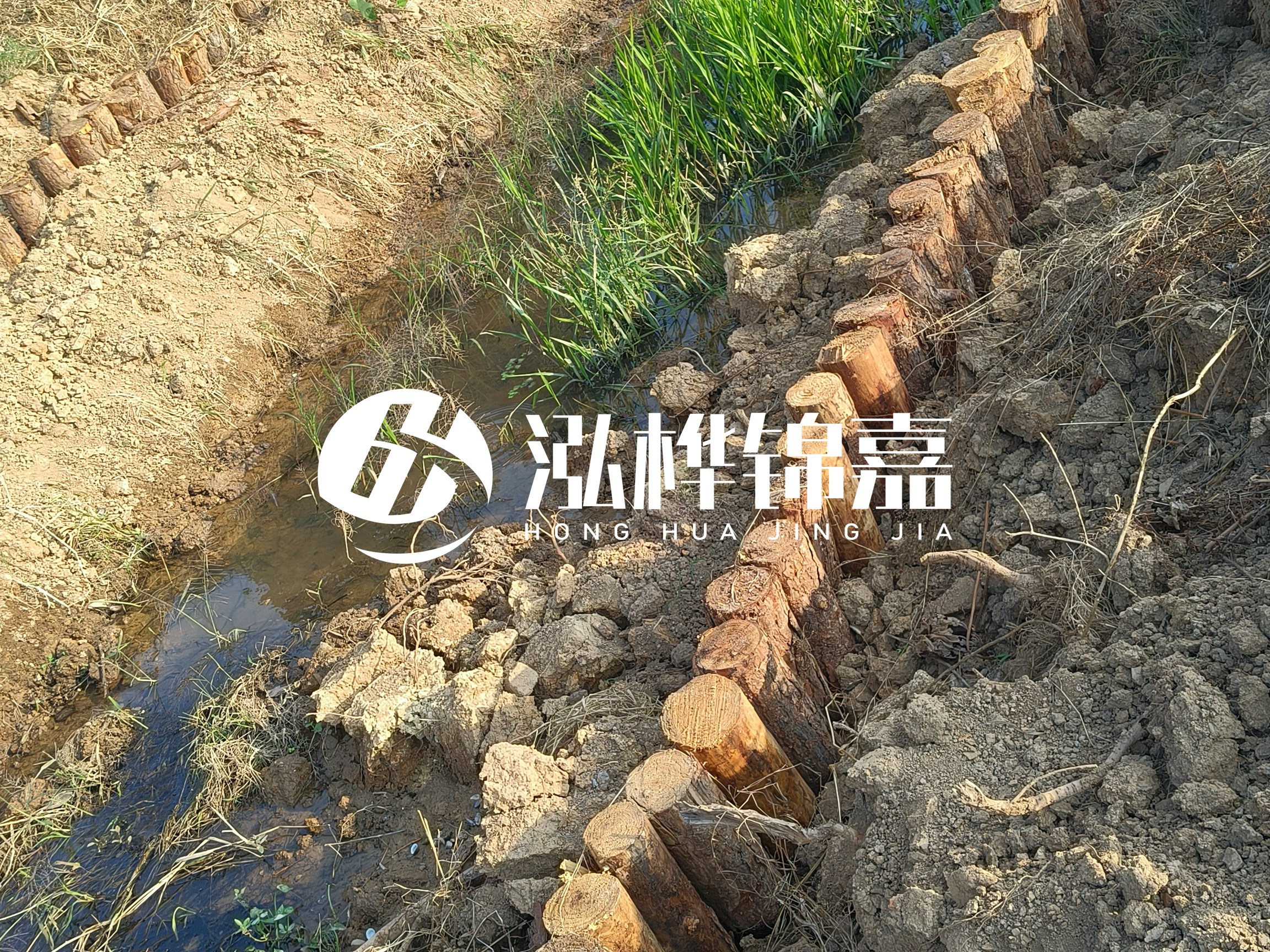 松木樁批發(fā)廠家泓樺錦嘉-樁間距指的是什么間距？